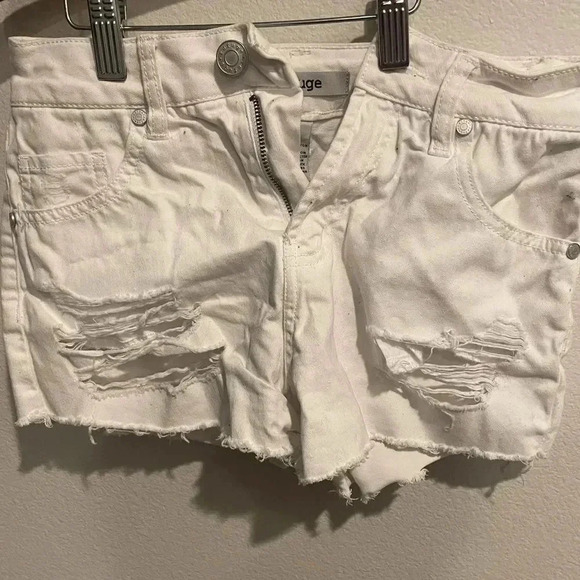 Refuge white Jean shorts distressed - Picture 1 of 3